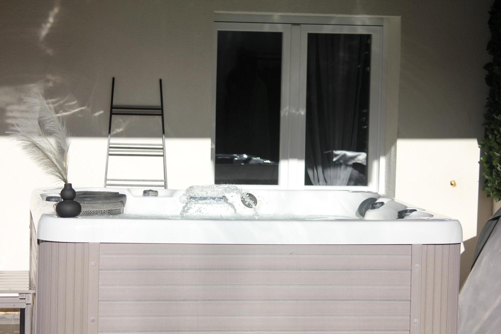 Sinalospa - Culiacan - Appartement Jardin Jacuzzi Sauna A 5 Minutes De Nancy Place Stanislas Champigneulles Luaran gambar